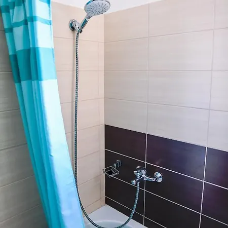 Villa Kuci, Drobonik *