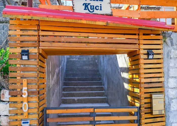 Villa Kuci, Drobonik Berat